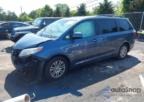 2015 Toyota Sienna Xle 8 Passenger из США, поврежденный, VIN 5TDYK3DC0FS649998